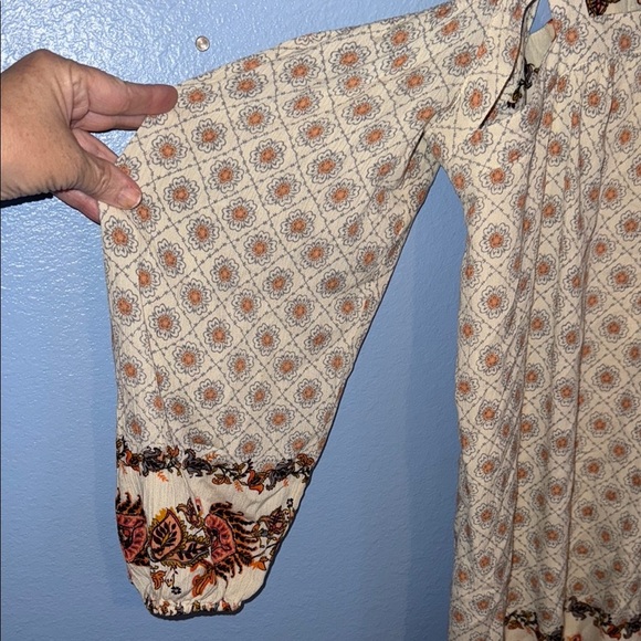 Coco & Jamieson Cold Shoulder Bohemian Cream Dress with Floral Accents large HH - Picture 4 of 5